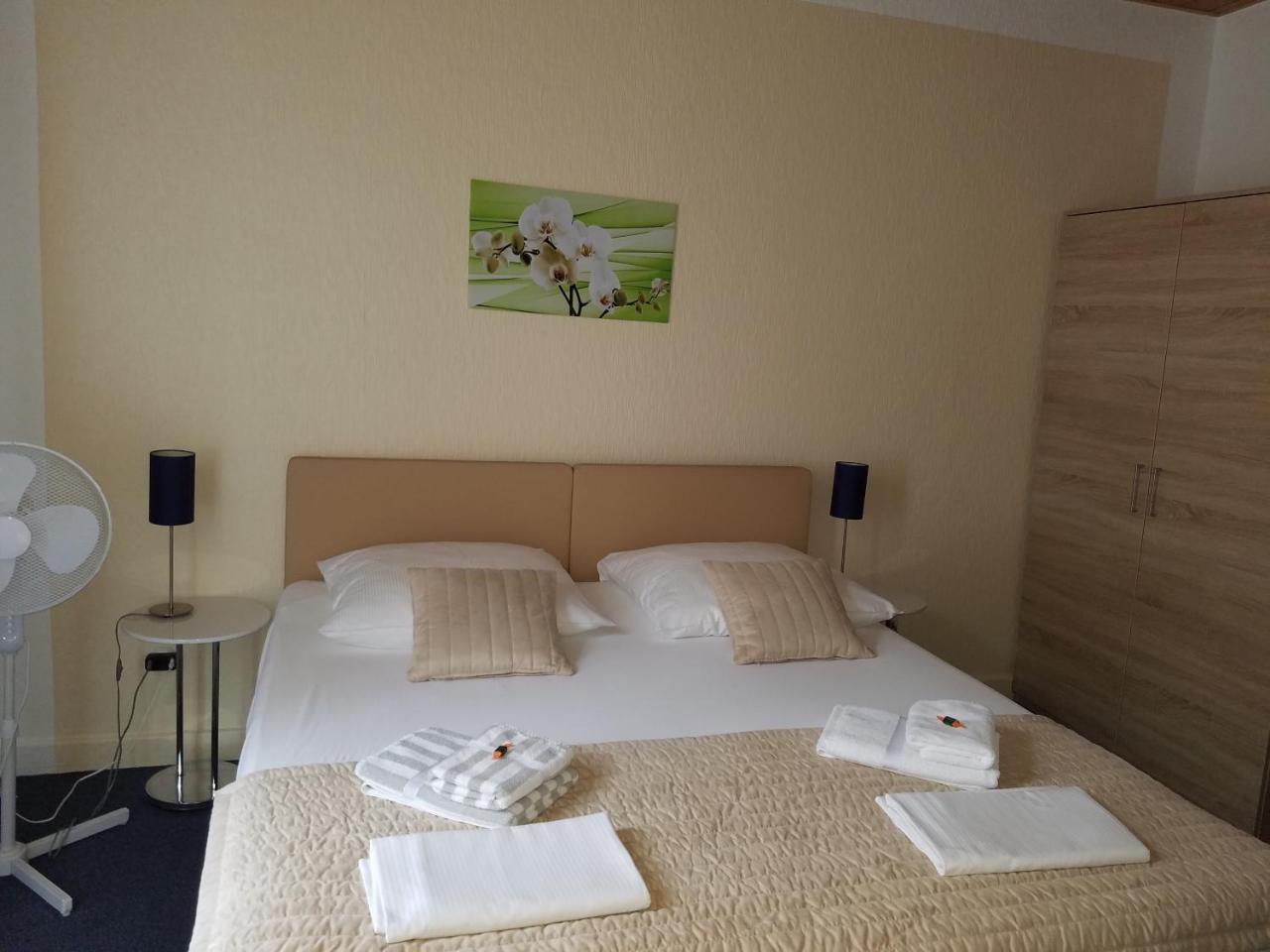Hotel Monopol Гільден Екстер'єр фото