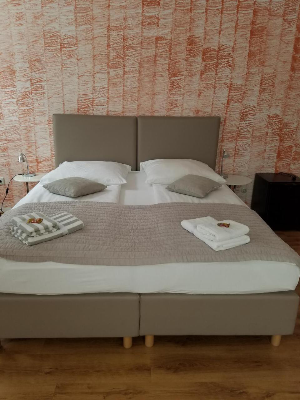 Hotel Monopol Гільден Екстер'єр фото